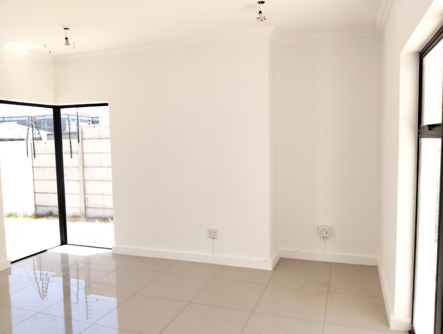 4 Bedroom Property for Sale in Parklands North Western Cape